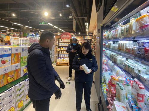 市場監(jiān)管局執(zhí)法人員積極引導清真食品經(jīng)營單位依法開展生產(chǎn)經(jīng)營活動